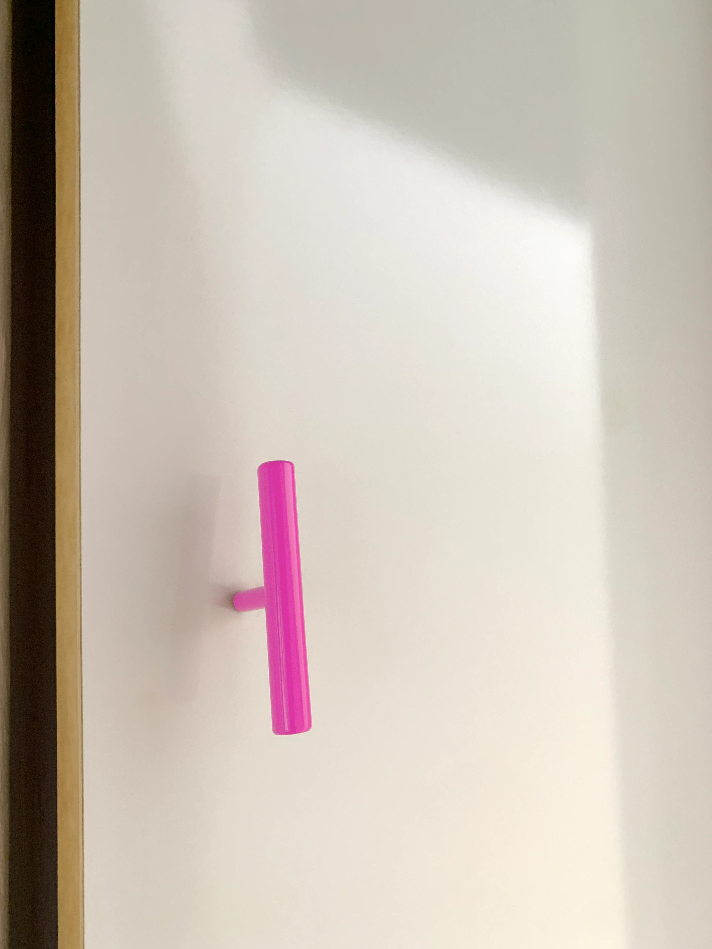 möbelgriff / line handle for furniture neon pink