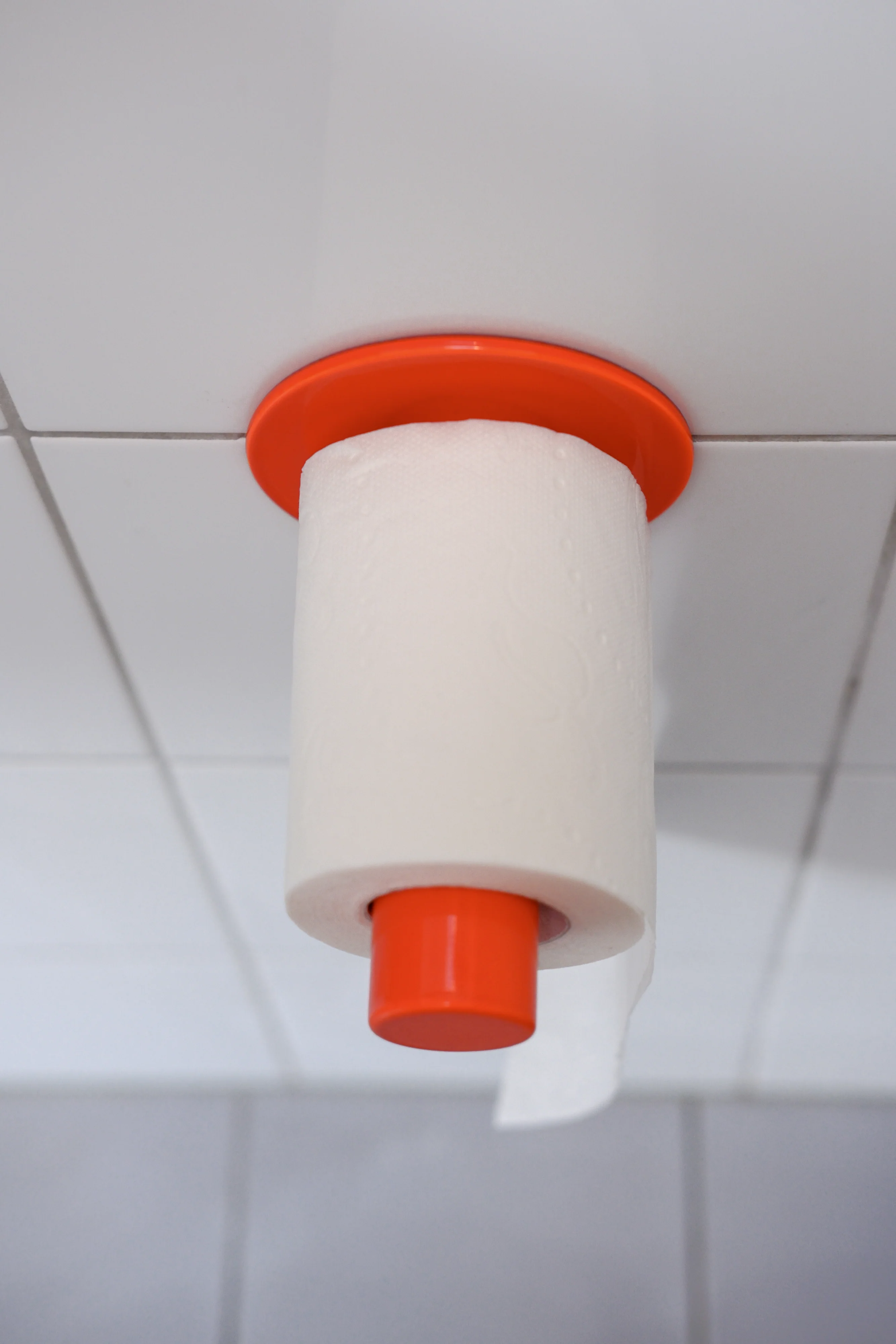 toilettenrollenhalter 02 / toilet paper holder 02 neon rot zum kleben - Image 2